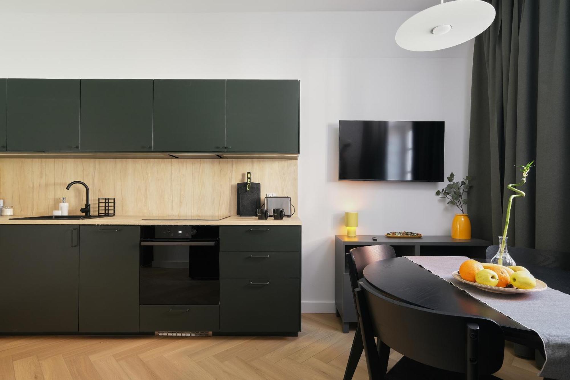 Solny Square Aparthotel Breslavia Esterno foto