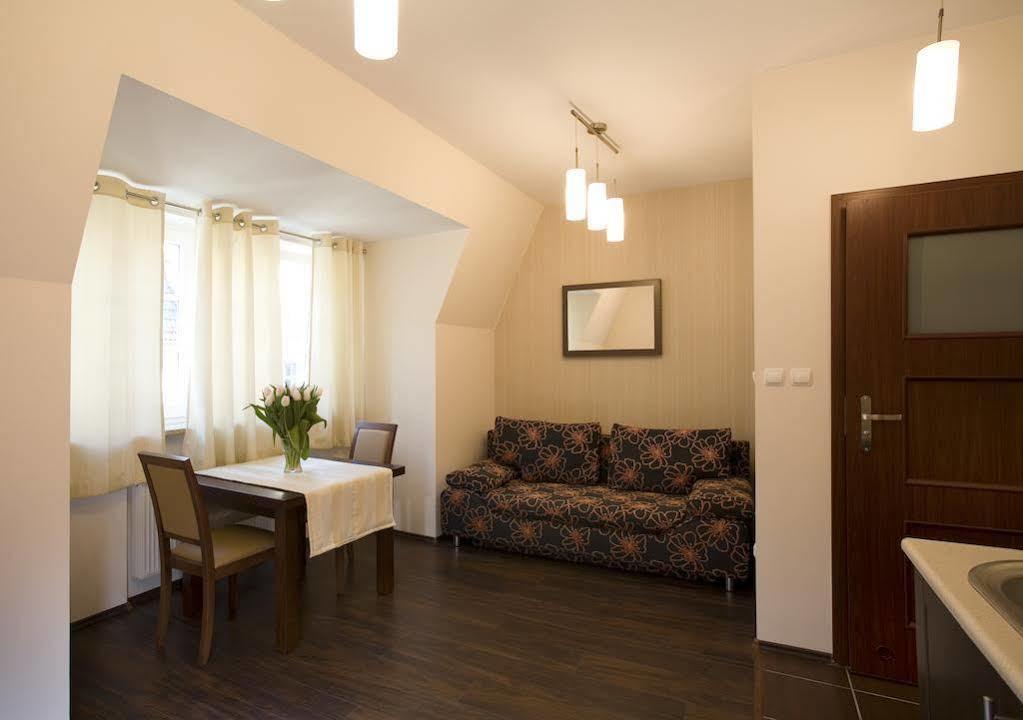 Solny Square Aparthotel Breslavia Esterno foto