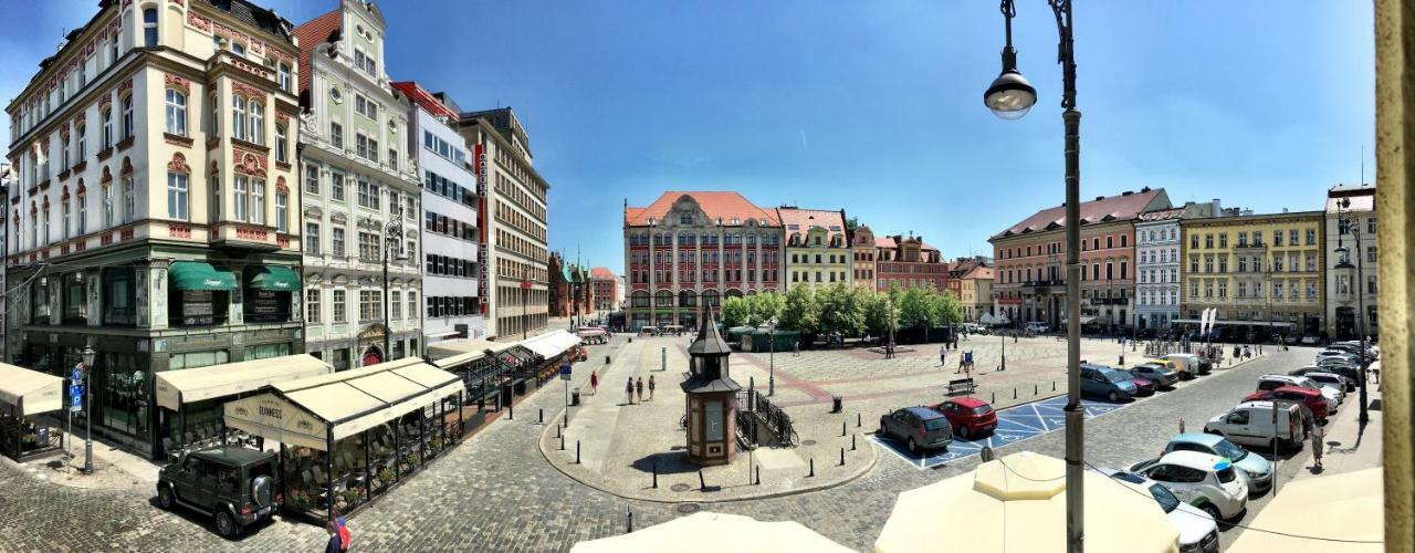 Solny Square Aparthotel Breslavia Esterno foto