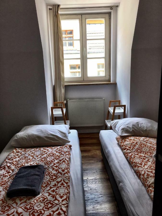 Solny Square Aparthotel Breslavia Esterno foto