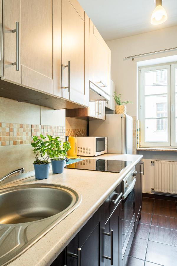 Solny Square Aparthotel Breslavia Esterno foto