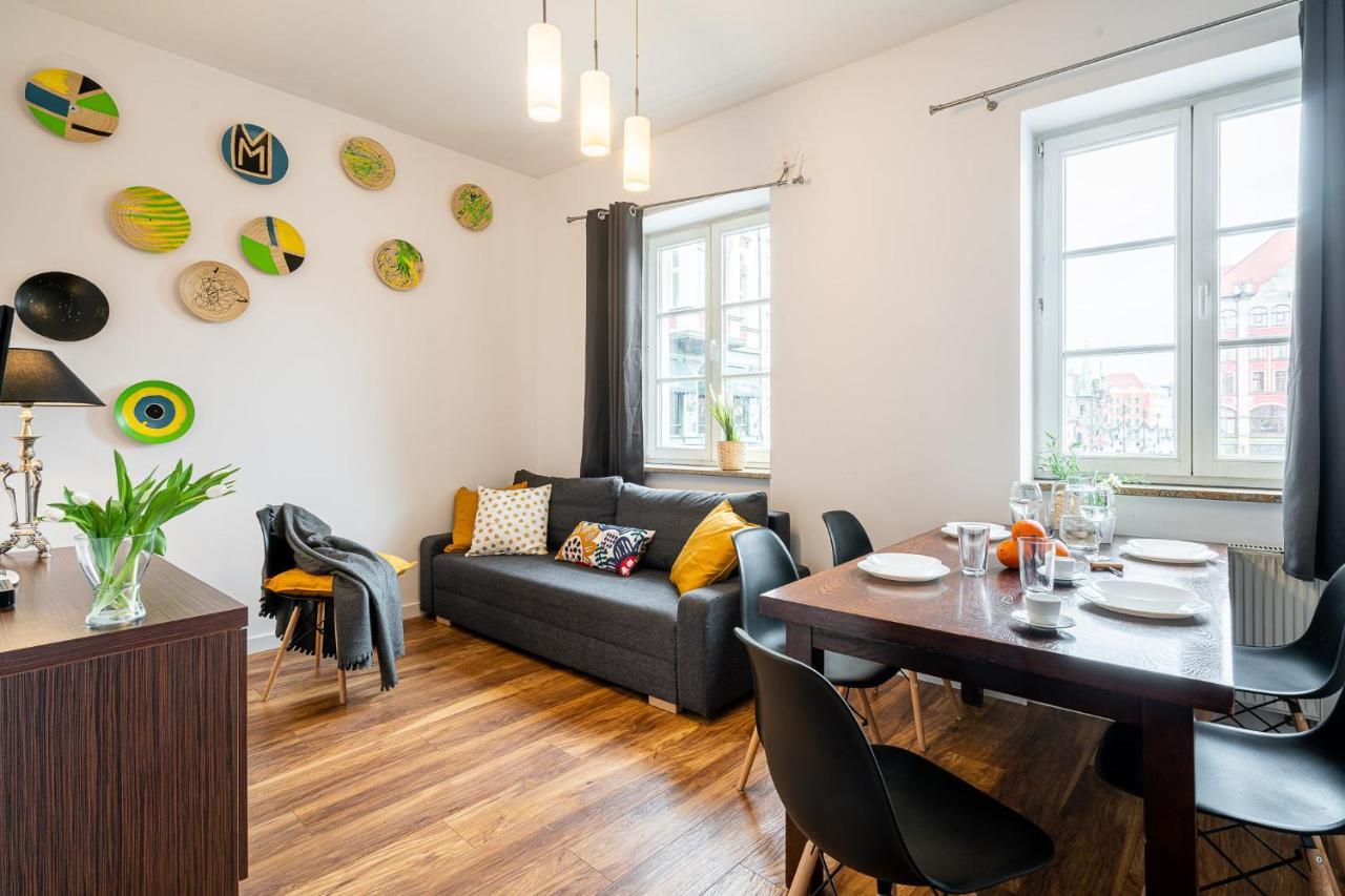 Solny Square Aparthotel Breslavia Esterno foto