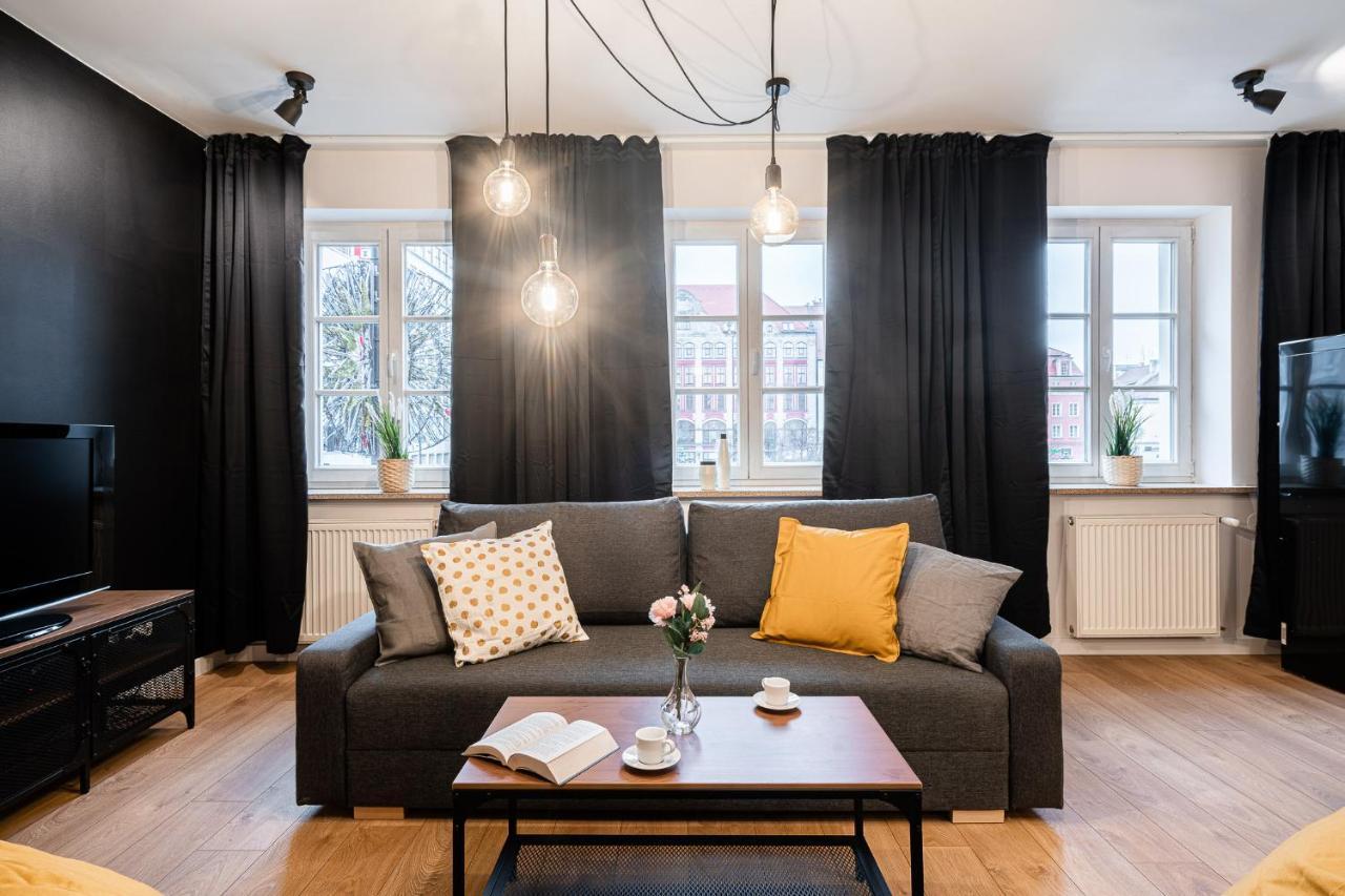 Solny Square Aparthotel Breslavia Esterno foto