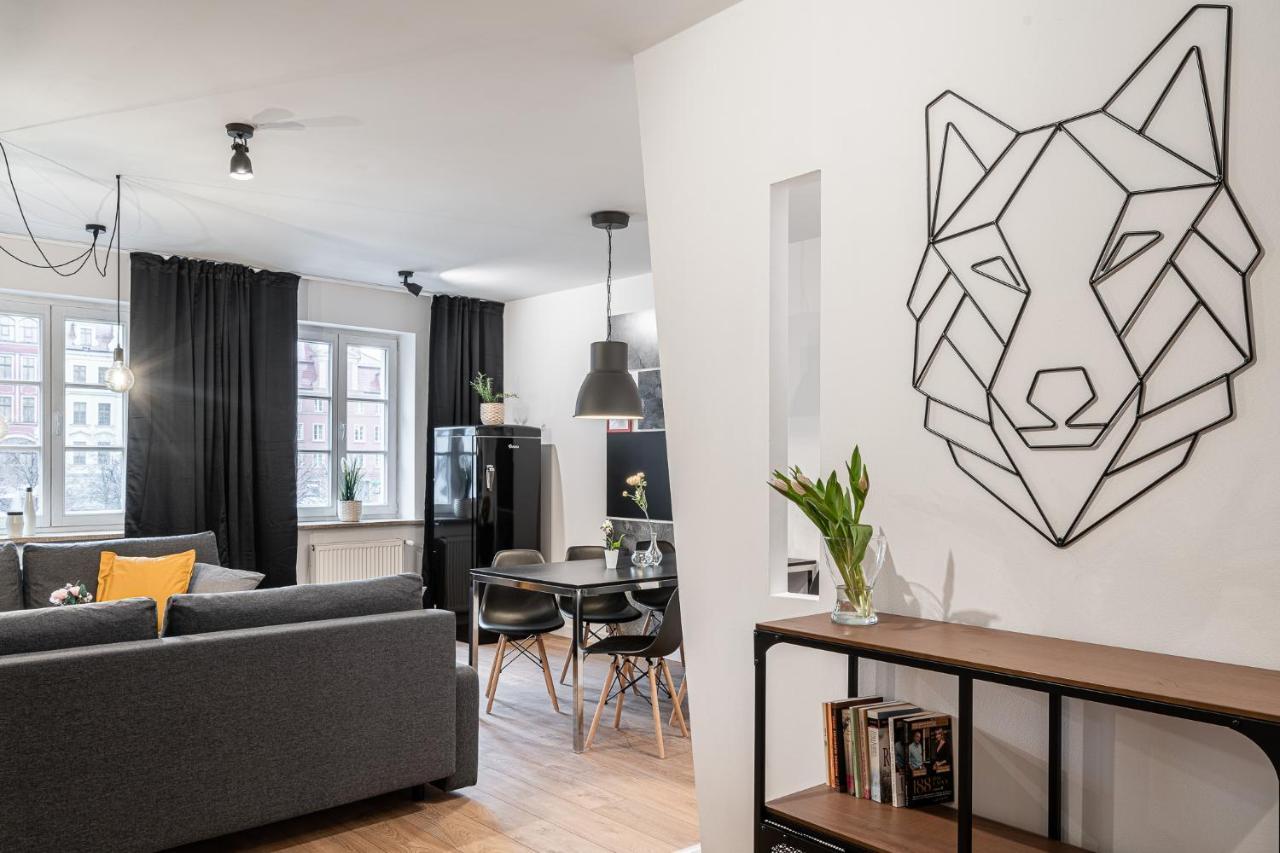 Solny Square Aparthotel Breslavia Esterno foto