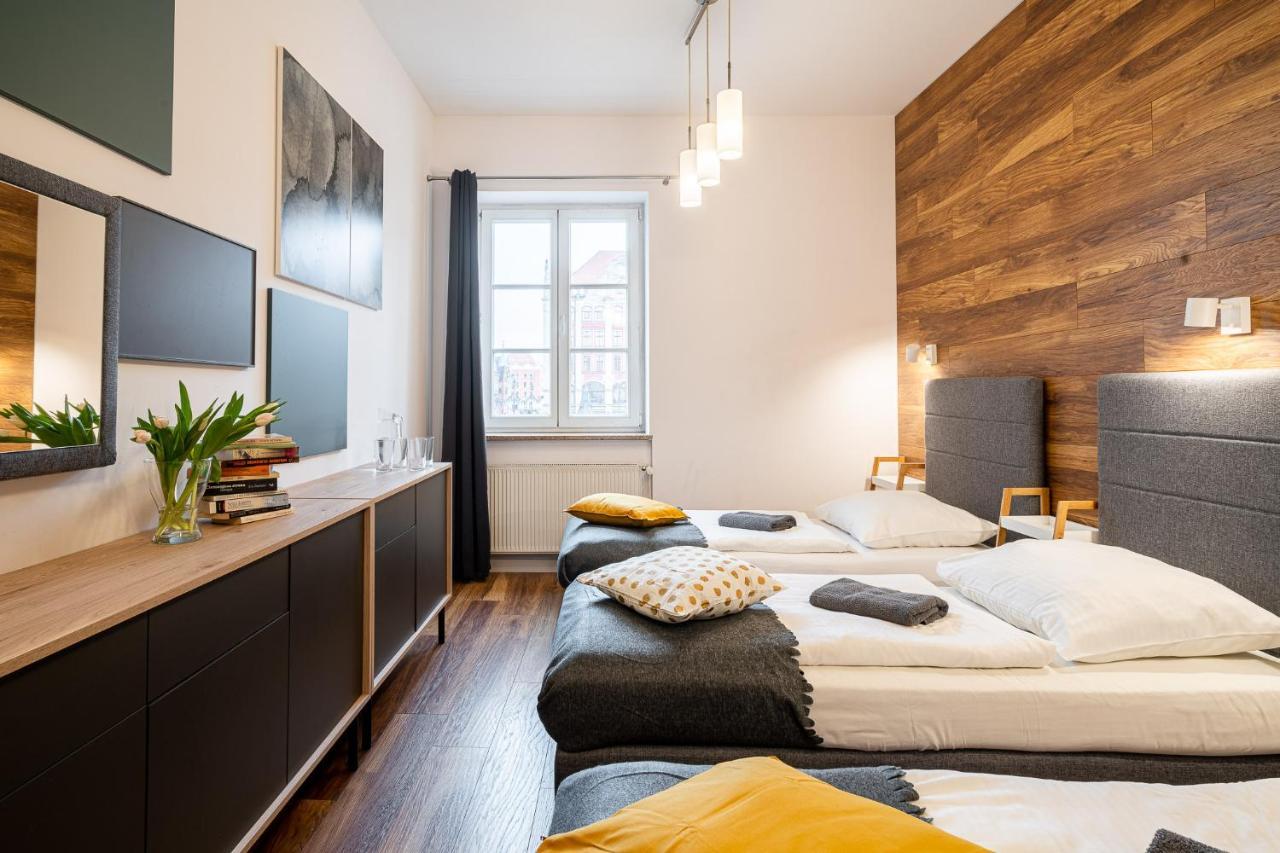 Solny Square Aparthotel Breslavia Esterno foto