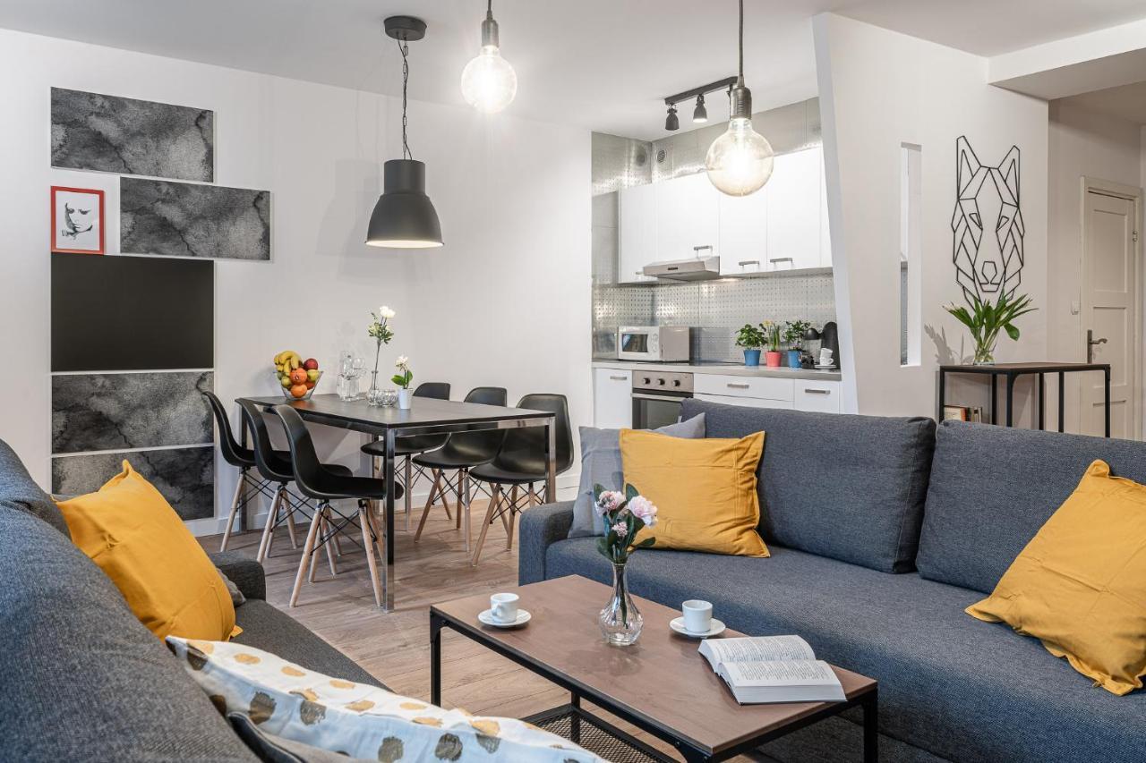 Solny Square Aparthotel Breslavia Esterno foto